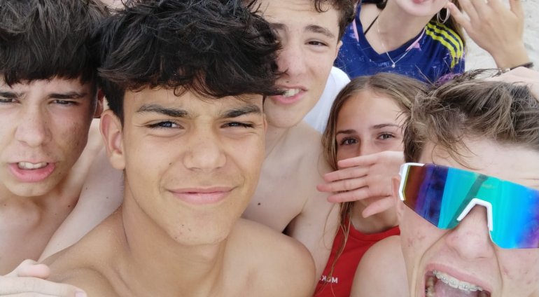 Sale el sol por la mañana